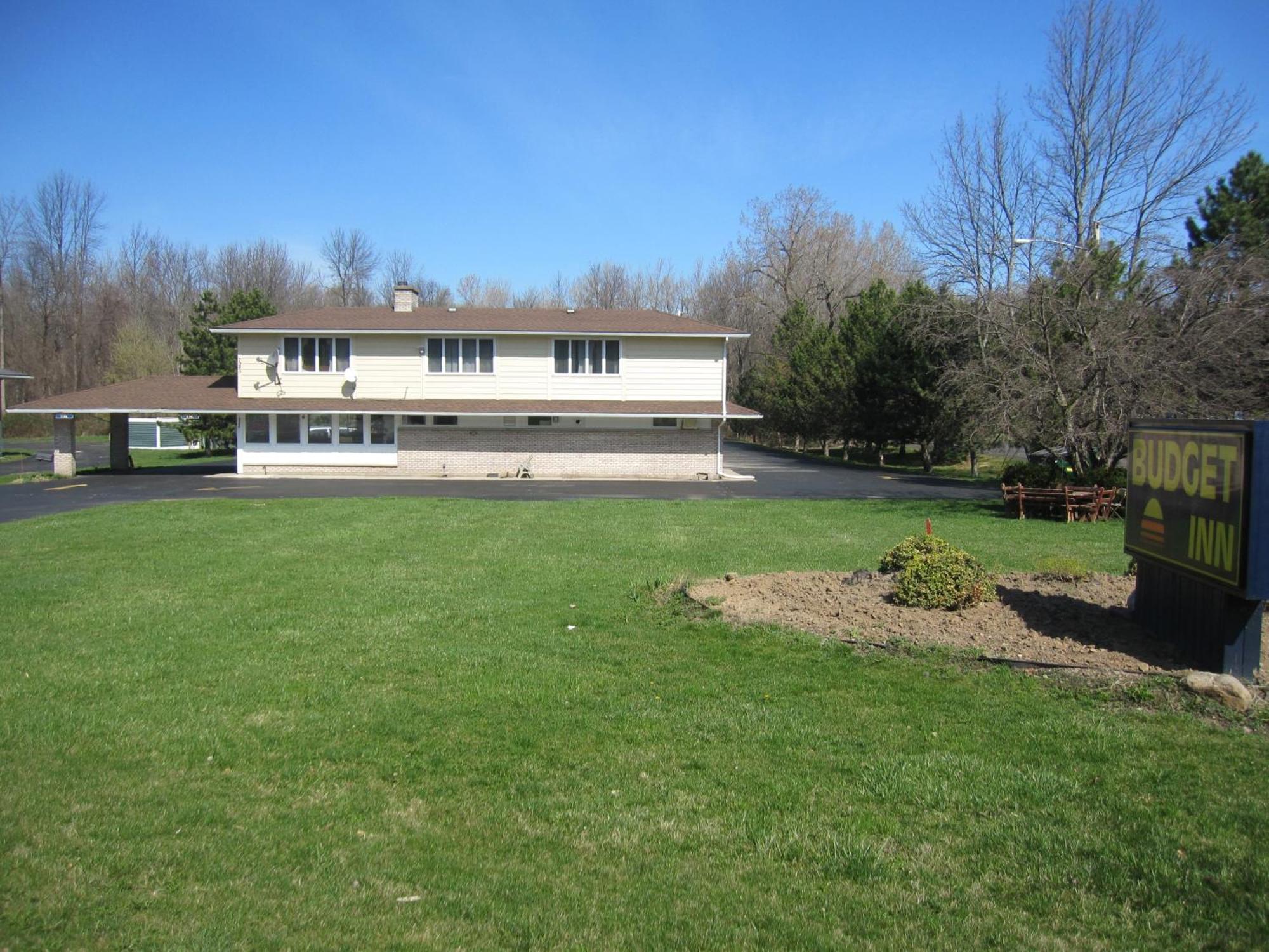 Budget Inn Fairport Exterior foto